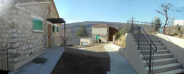 En arrivant du Sentier Blanc Martel En arrivant du Sentier Blanc Martel